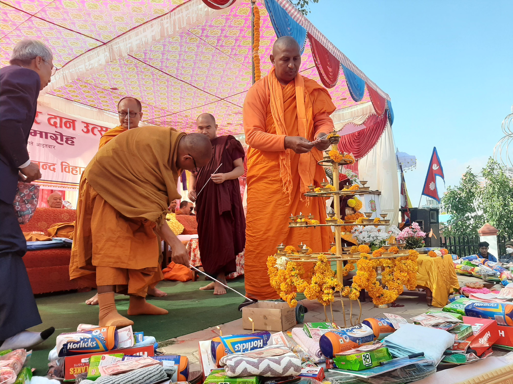 तानसेनमा ‘चीवर दान’ उत्सवसँगै सकियो तीन महिने वर्षाबास